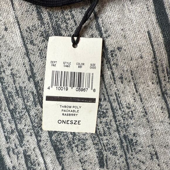 NWT Eddie Bauer Packable Travel Throw 52"x60" Blanket Compact Down Alternative - Picture 3 of 7